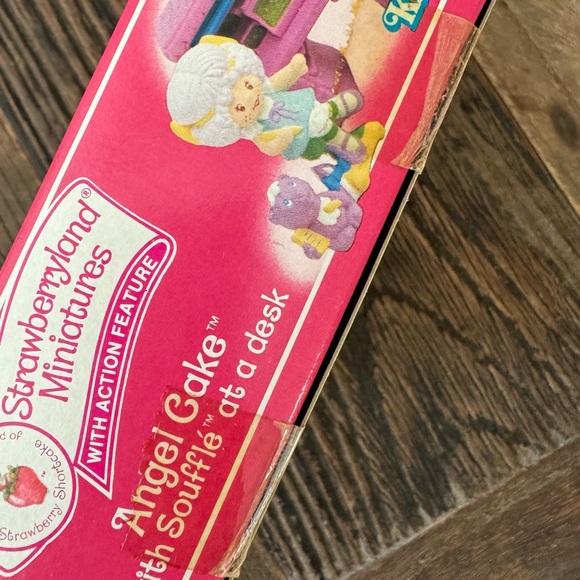 NIB Vintage 1980’s Strawberry Shortcake Angel Cake miniature figurine - Picture 5 of 7